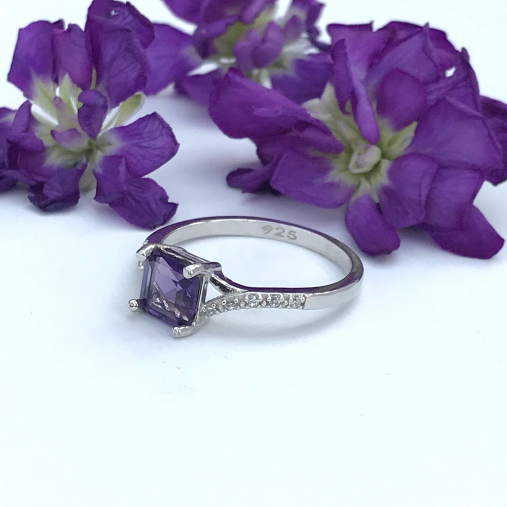 Last One: Size 8: Amethyst Sterling Silver Ring - Picture 4 of 8
